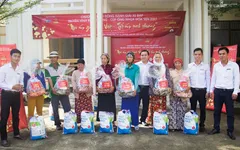 Chuyến xe nhân ái Tôn Hoa Sen tiếp tục lăn bánh