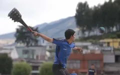 Trận quần vợt theo phong cách Inca ở Ecuador