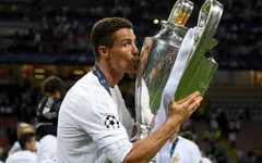 Ronaldo lập kỷ lục số lần lọt danh sách rút gọn