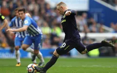 Ghi bàn cứu Everton, Rooney áp sát kỷ lục Ngoại hạng