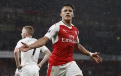 Đá bù vòng 34 giải Ngoại Hạng Anh: Sanchez tỏa sáng, Arsenal nuôi hi vọng Champions League