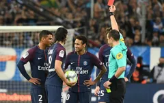 Neymar nhận thẻ đỏ "lịch sử" trong màu áo PSG