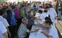 BV Tai Mũi Họng Trung Ương khám bệnh, phát thuốc miễn phí cho người dân vùng cao