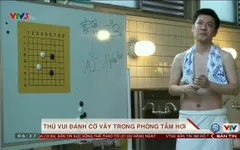 ĐỘC ĐÁO: Đánh cờ vây trong phòng tắm hơi