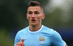 Sao trẻ Man City buộc phải treo giày ở tuổi 22