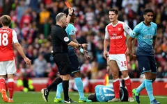 Granit Xhaka - "vua thẻ đỏ" của bóng đá châu Âu