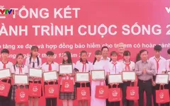 “Hành trình cuộc sống” tặng 100 xe đạp cho trẻ em khó khăn tỉnh Vĩnh Long