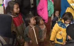 Tăng ni phật tử tặng quà Tết cho đồng bào nghèo Hà Giang