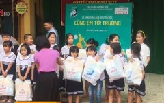 "Cùng em tới trường" dành tặng 2.000 suất quà cho học sinh khó khăn