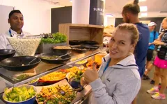 Cùng Dominika Cibulkova khám phá căng tin tại Australia mở rộng 2017