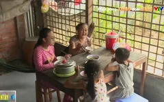 Cuộc sống khốn khó của 4 bà cháu trong mái nhà tranh nghèo
