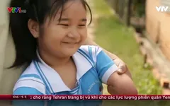 Nghị lực phi thường của cô bé không có tay chân
