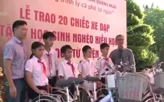 Chương trình “Ly cà phê 50 nghìn” tặng xe đạp cho học sinh nghèo