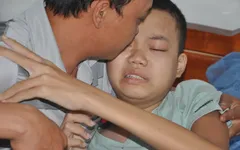 "Bố mẹ giấu nhưng con biết con... sắp chết rồi !"