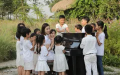 Hoa hậu Đỗ Mỹ Linh tham gia ghi hình trong MV "10 năm Trái tim cho em"