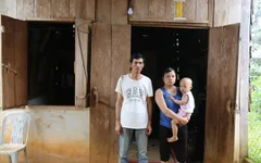 Hai vợ chồng nghẹn đắng trước cảnh con gái bị tan máu, con trai mắc ung thư