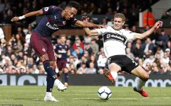 Ramsey và Aubameyang đưa Arsenal vào lịch sử Ngoại hạng Anh