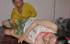 Bị ô tô tải cán ngang người, nữ VĐV từng đạt HCV Karatedo sống trong cùng cực