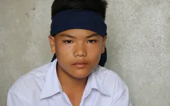 Cậu bé lớp 7 nợ 40 triệu đồng sau khi bố mẹ mất vì ung thư