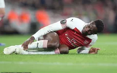 Đồng đội phát hoảng khi chứng kiến chấn thương rợn người của Welbeck