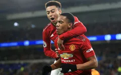 Lột xác ngoạn mục, "Số 9" của Man Utd vẫn bị dằn mặt