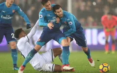 Mkhitaryan "nằng nặc" đòi đá như Ozil