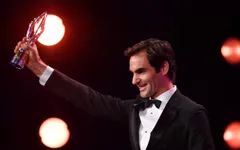 Vượt mặt Ronaldo, Federer giành giải Vận động viên của năm