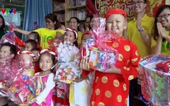 Mang Tết yêu thương đến với bệnh nhi ung thư