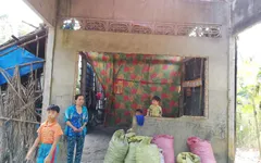 Thương bé 8 tuổi mỗi lần đứt tay là đi viện