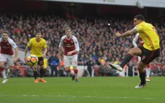 Người từng chê Arsenal "đàn bà" lại gây sốt với phát ngôn bỉ bai sao Pháo Thủ