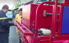 Việc tử tế: Xe chữa cháy tự chế của người bảo vệ dân phố
