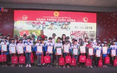 "Hành trình cuộc sống" tặng 400 chiếc xe đạp cho học sinh nghèo tại Nghệ An
