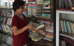 Cụ bà 73 tuổi mở tủ sách miễn phí giữa lòng Thủ đô
