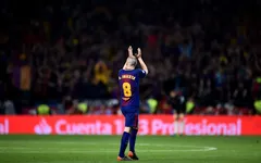 Xúc động nước mắt của Iniesta trong trận chung kết cuối cùng với Barca