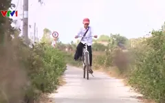 Cặp lá yêu thương: Khó đi, nội dắt con đi