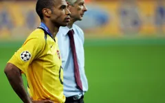 Huyền thoại Arsenal hối hận vì mối quan hệ lạnh nhạt với Wenger
