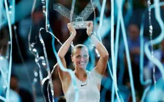 Thắng kịch tính Bertens, Kvitova lên ngôi tại giải quần vợt Madrid mở rộng 2018