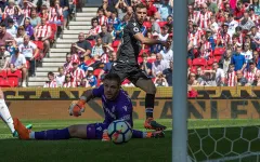 Kết quả bóng đá sáng 06/5: Stoke City chính thức xuống hạng, Juventus củng cố ngôi đầu