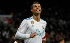 Ronaldo cân bằng kỷ lục của huyền thoại Di Stefano
