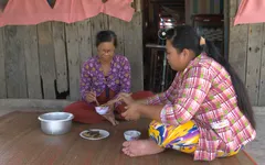 Cụ bà 61 tuổi chỉ mong có một căn nhà chống lũ
