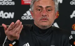 HLV Mourinho nổi điên sau trận thua sốc trước Brighton