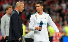 HLV Zidane ra đi, Real Madrid dễ mất cả C.Ronaldo