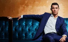 Ronaldo trở thành cầu thủ bóng đá đầu tiên gia nhập CLB “tỷ đô”