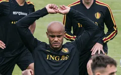 Chưa đá FIFA World Cup™ 2018, Kompany đã phải nghỉ hết vòng bảng