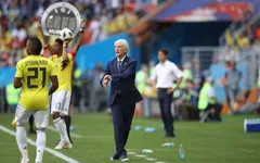 HLV ĐT Colombia đổ tại thua ĐT Nhật vì thiếu người