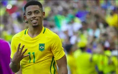 Gabriel Jesus: Bước từ vỉa hè Sao Paulo ra thảm cỏ Moscow