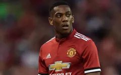 Martial "nghỉ phép" mãi không về, Mourinho điên tiết