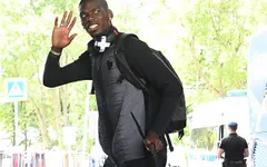 Mbappe, Griezmann và Pogba hớn hở về khách sạn sau buổi tập
