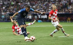 Trận chung kết có tới 6 bàn thắng “cứu vãn” FIFA World Cup™ 2018