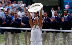 Thắng dễ Serena Williams, Kerber có danh hiệu Wimbledon đầu tiên trong sự nghiệp